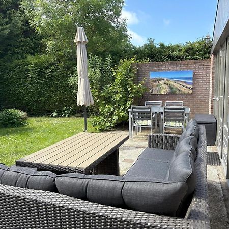 Gemuetliches, Helles Ferienhaus Mit Privatem Garten In Gepflegtem Ferienpark Warmenhuizen ภายนอก รูปภาพ